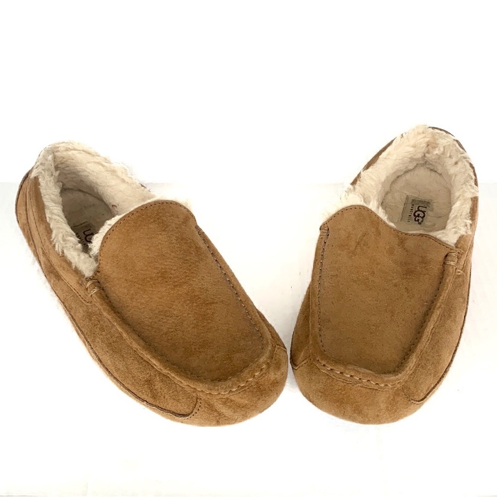 UGG Men's Ascot in Chestnut Slipper with Rubber Sole Size 11